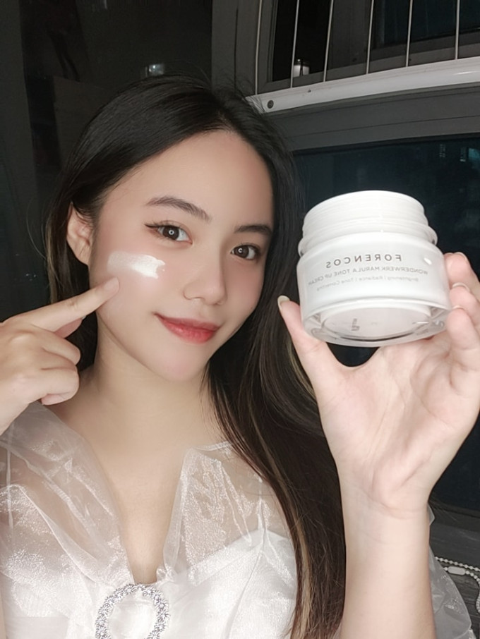 Dưỡng trắng da và làm đều màu: