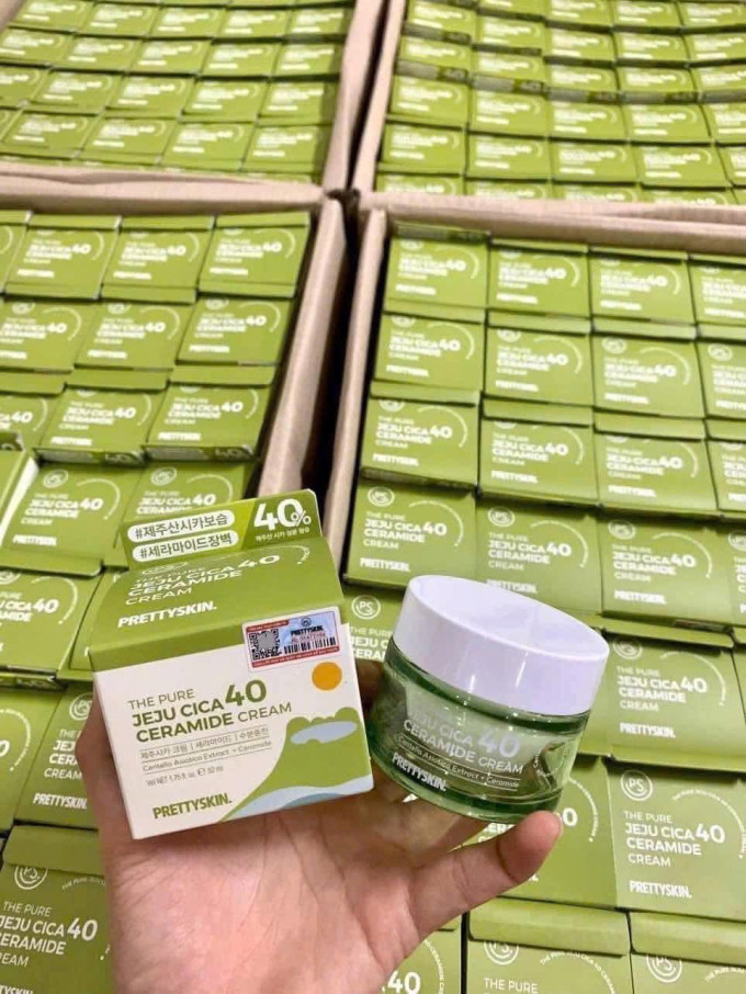 Kem Dưỡng Rau Má Prettyskin The Pure Jeju Cica là dòng kem dưỡng nổi bật giúp làm dịu, phục hồi và cấp ẩm chuyên sâu cho làn da nhạy cảm, da mụn hoặc da đang yếu