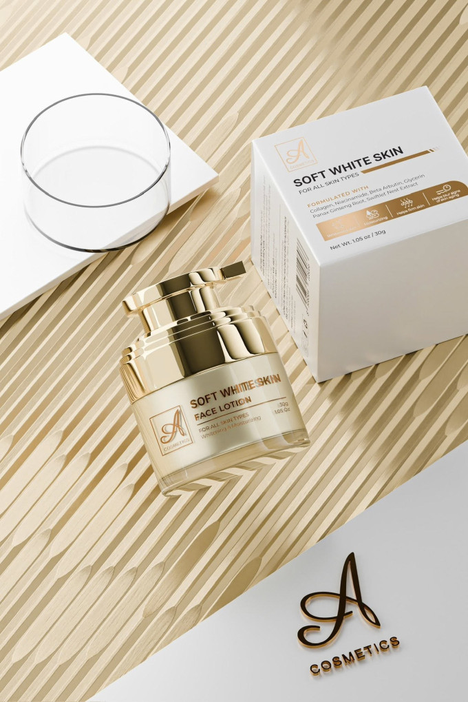 Chất kem dạng lotion sữa mềm mịn, dễ tán.