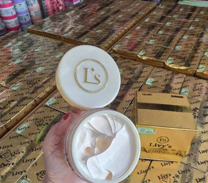kem dưỡng trắng da body Livy’s,